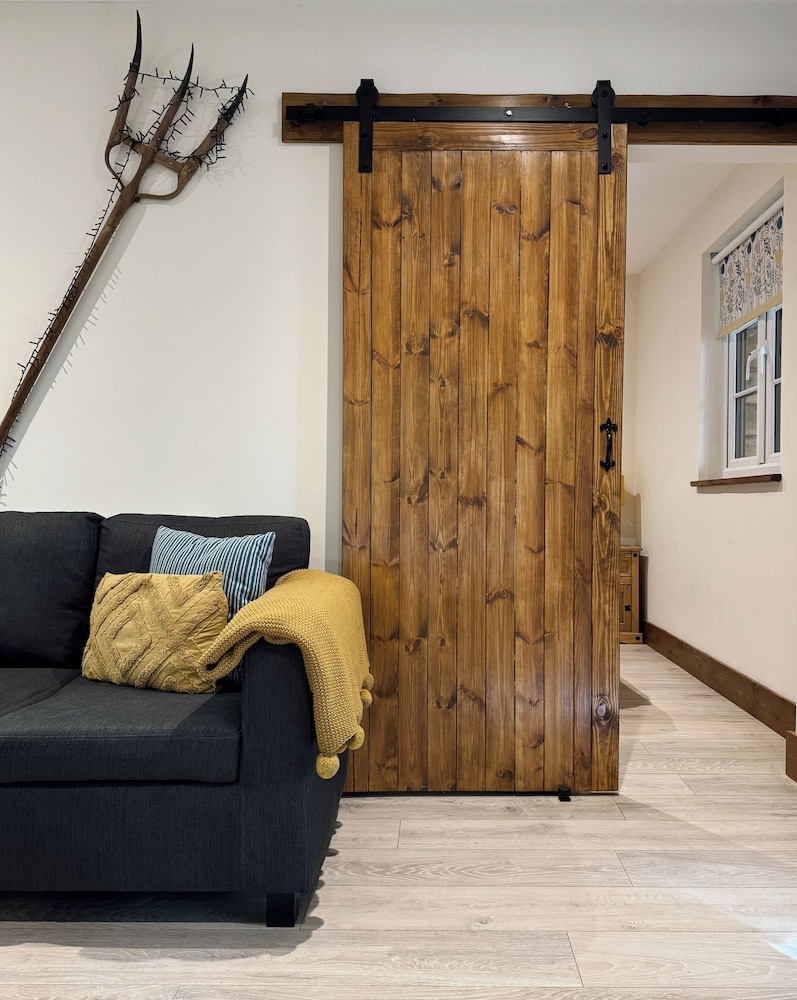 Hayne Barn Estate - Private Estate : 6 Eco Lodges - 1 Studio