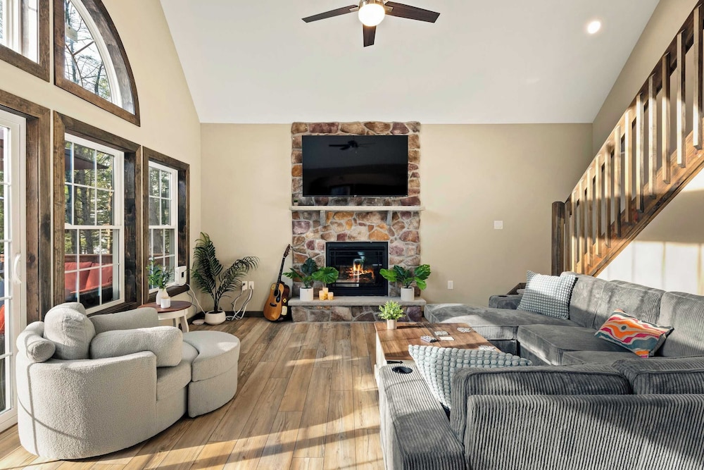 Lakeview Sunset Heaven Waterfront Escape + Private Dock Firepit + Game Room New Construction