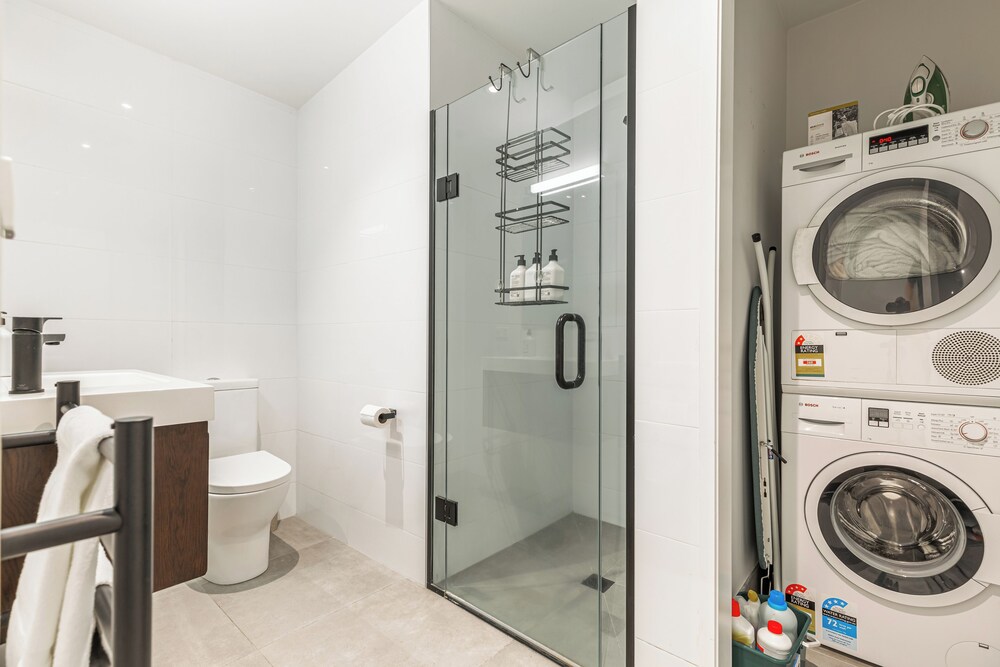 Downtown CBD Apt | Central Walkable | Zodiak Stays