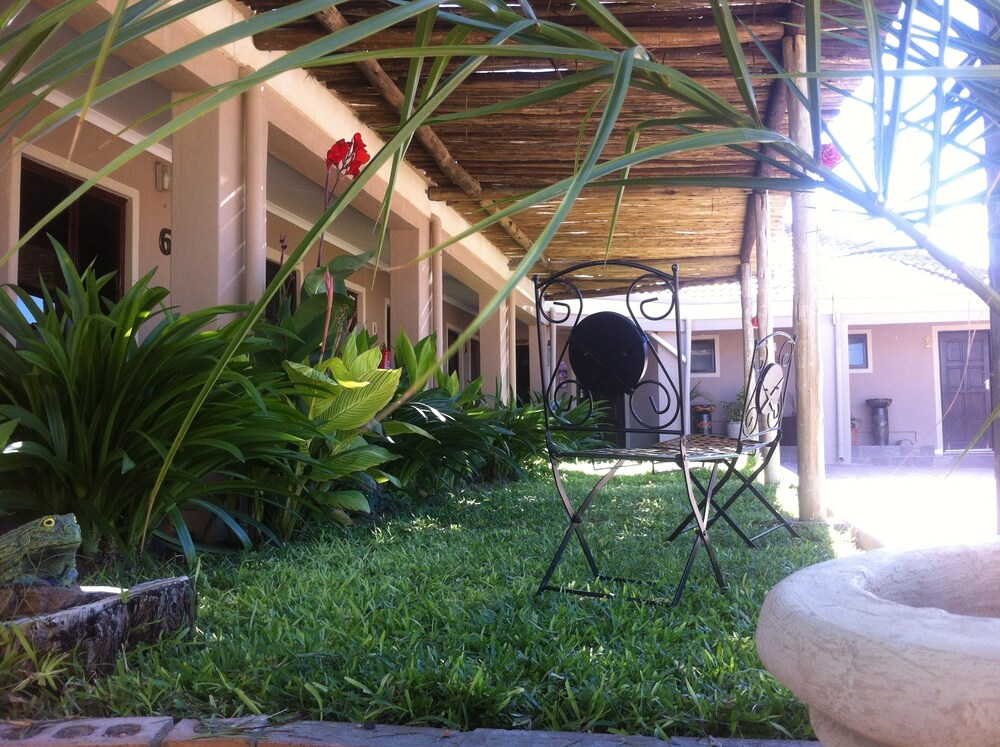 Khwee Sands Lodge