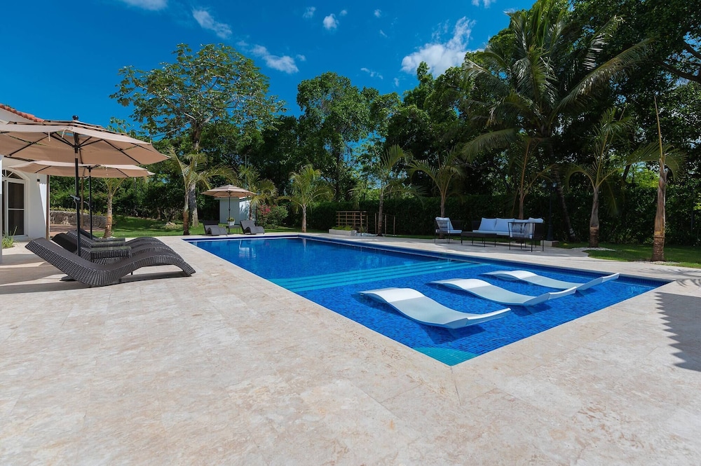 Villa Royale Luxury 4-bedroom Paradise In Sosua
