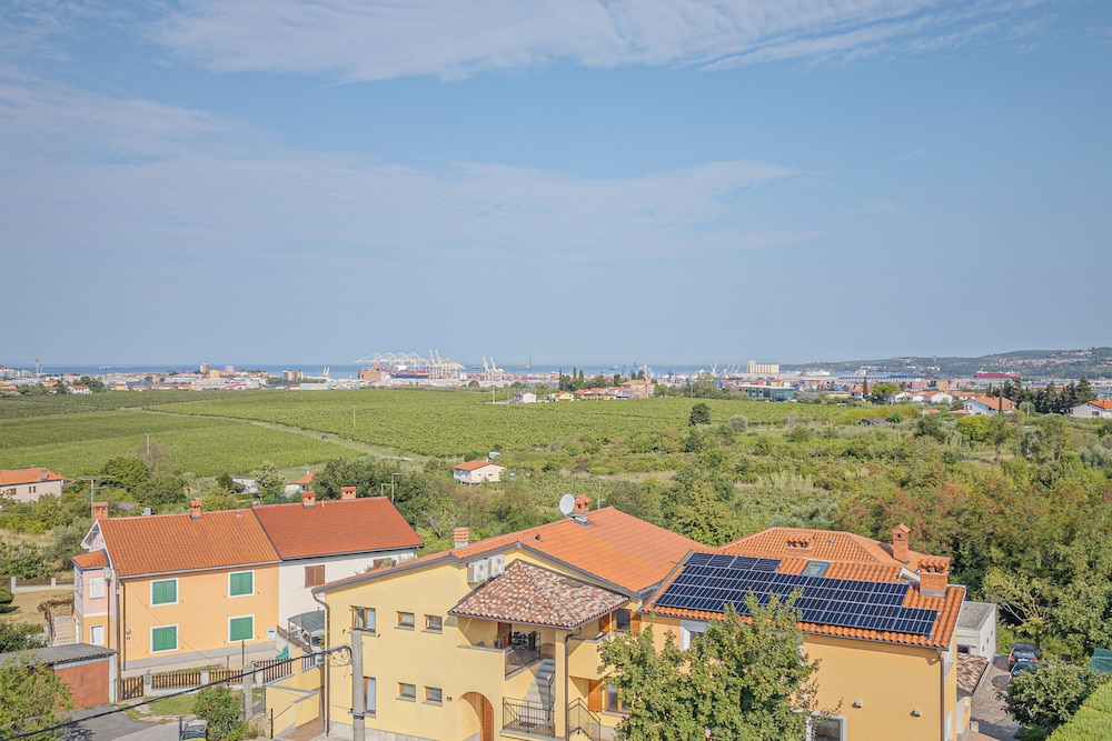 Seaview Apartment Double D