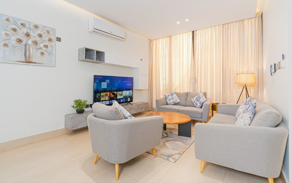 Stylish& Modern Apartment in Alwadi