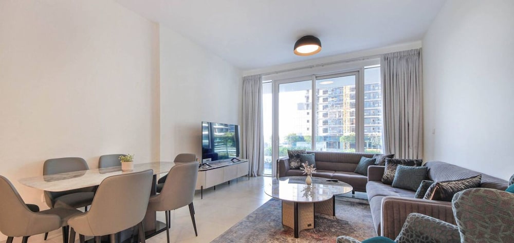 Lux 1BR w World Highest Sky Track Rooftop Pool