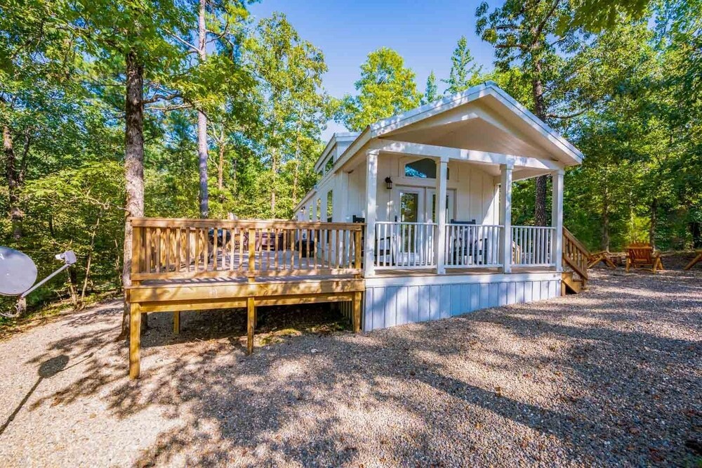 Little Lodge With Hot Tub on the Back Deck by Redawning view 4