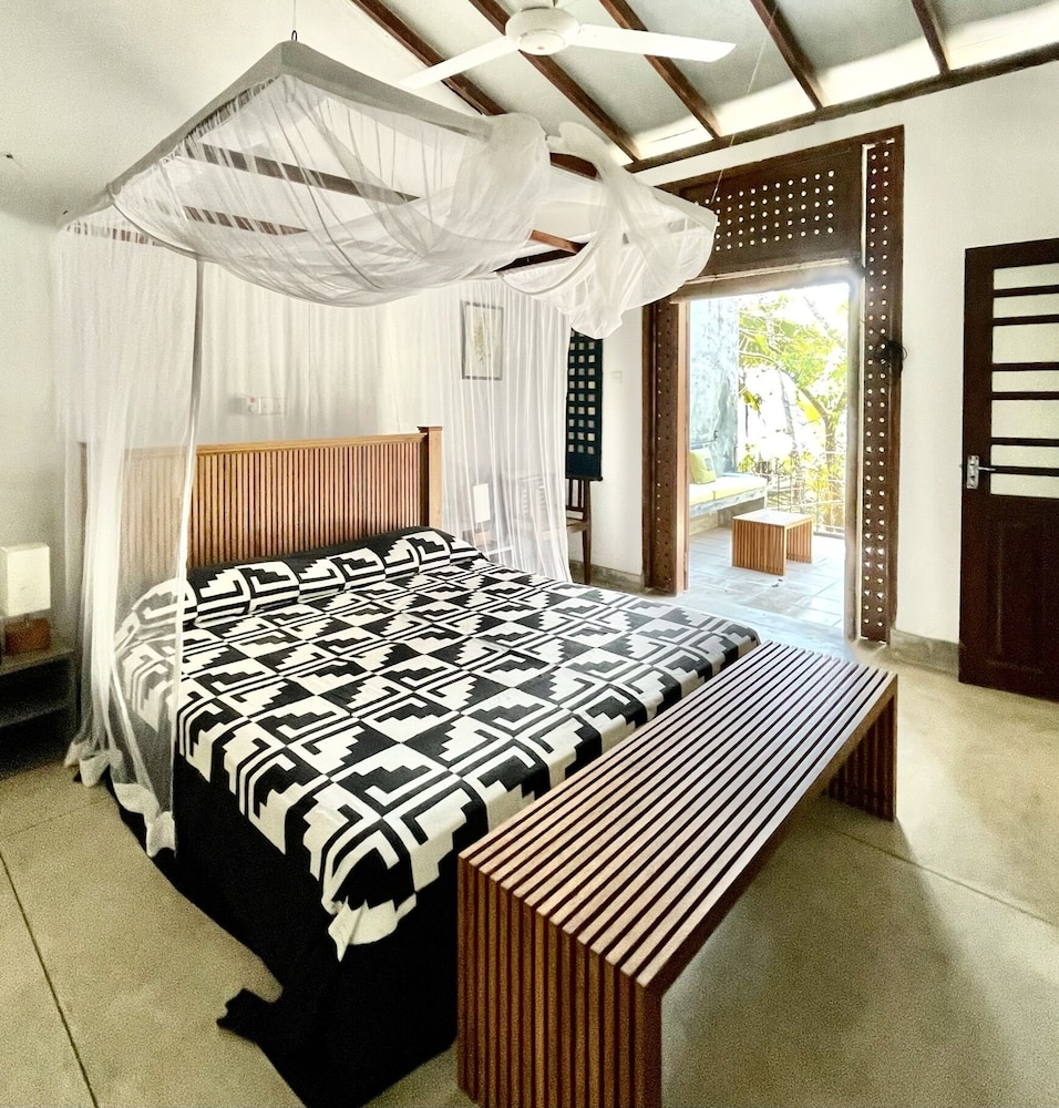 Isana Beach House