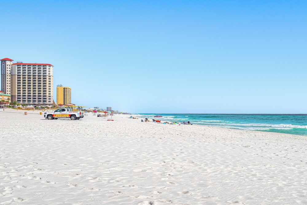 Walk Dtwn: Updated Pensacola Gem