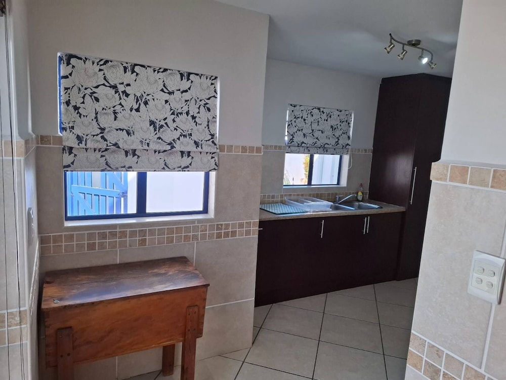 Oosiesrus - Charming Langebaan Villa With Garden View
