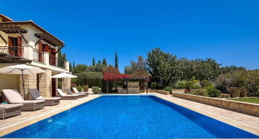 Villa 327 Galinios in Kouklia