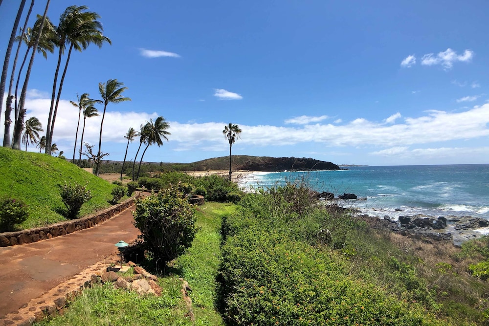 Molokai Vacations - High-end Resort Condo Nestled on Molokai Shoreline - Property Image 2