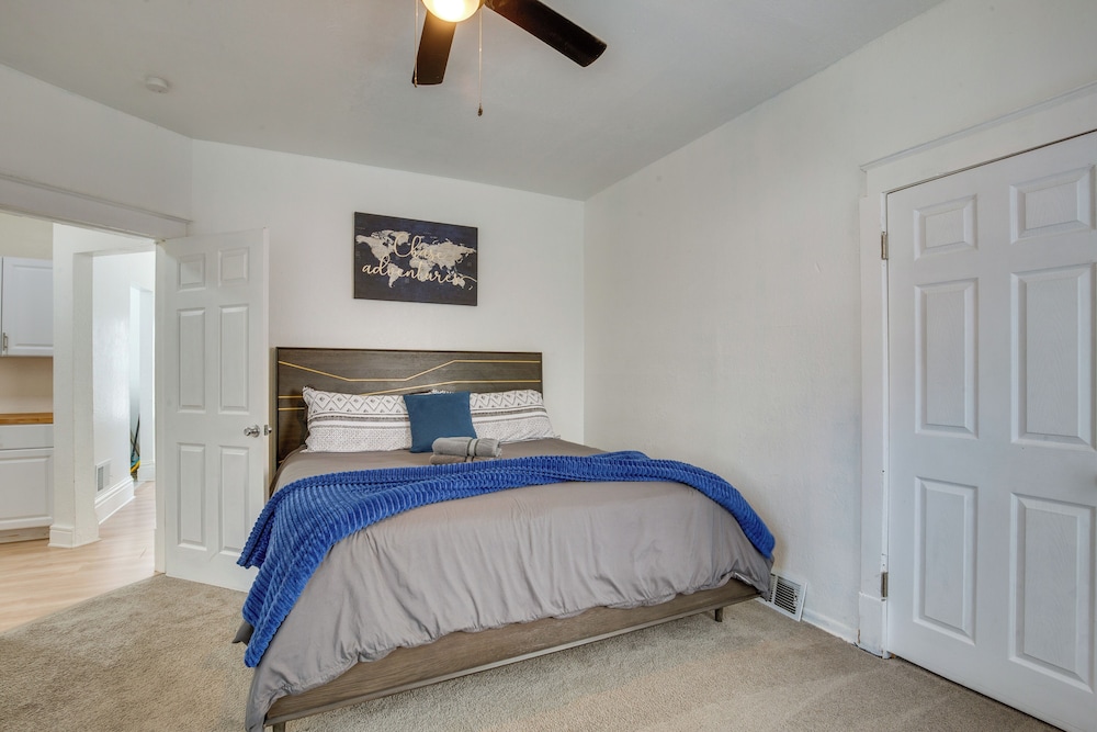 Modern 2BR Kansas City Condo Near Downtown
