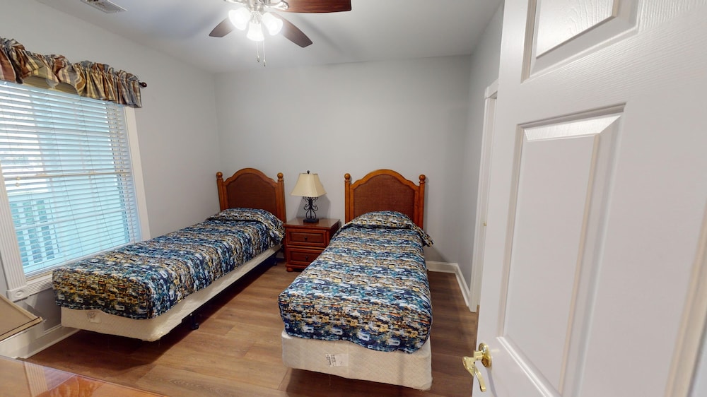 Magnolia Pointe Luster Leaf 4898-103 2 Bedroom Condo