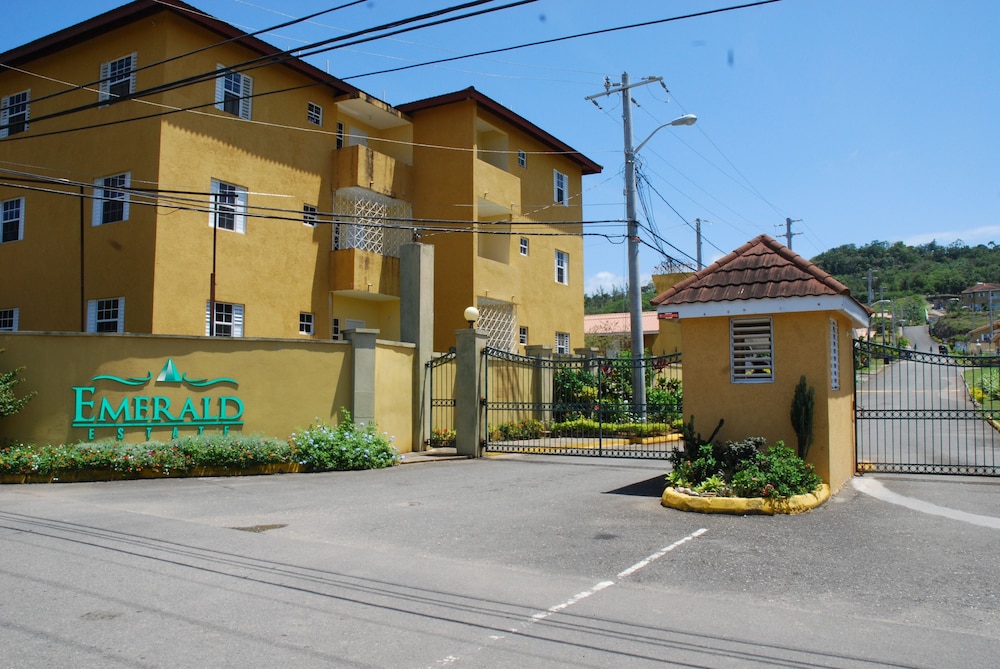 St Mary Mins Away From Ocho Rios 2 bed Ocean View Villa