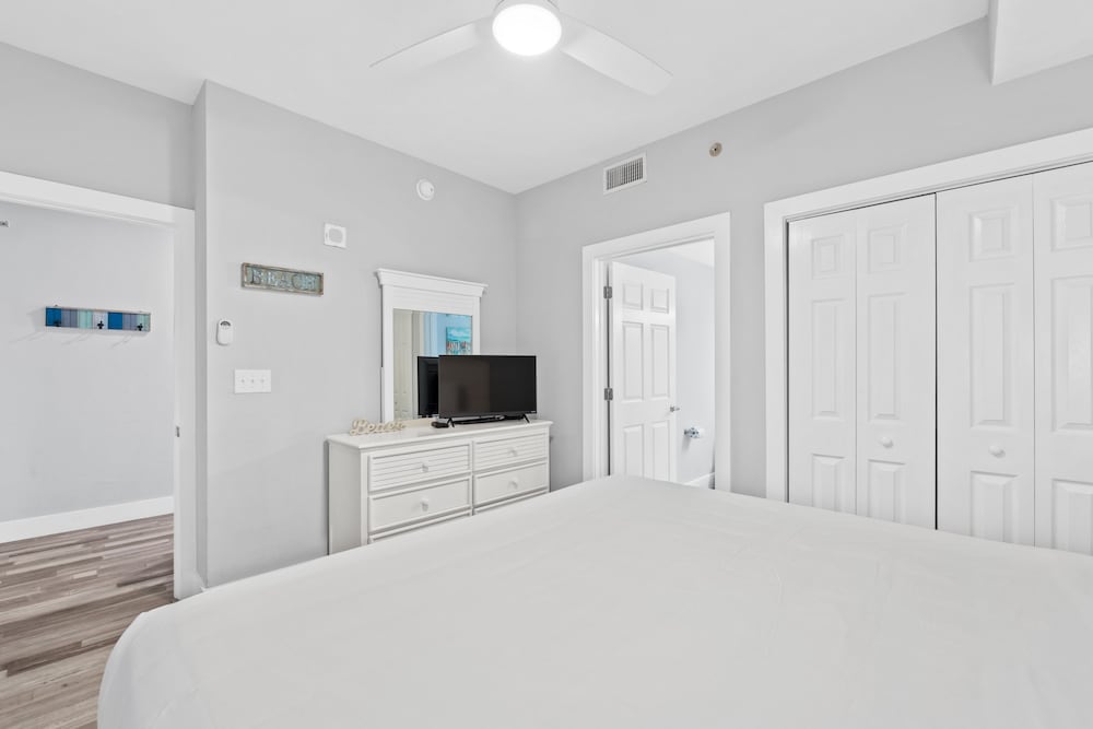 Tidewater by Book That Condo