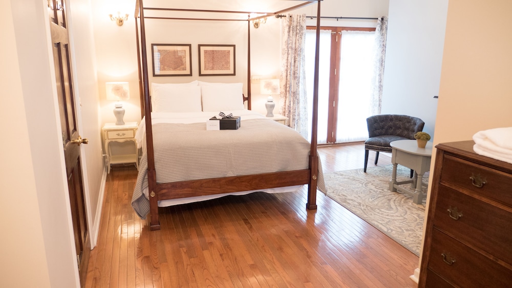 The Manor at Airmont view 3