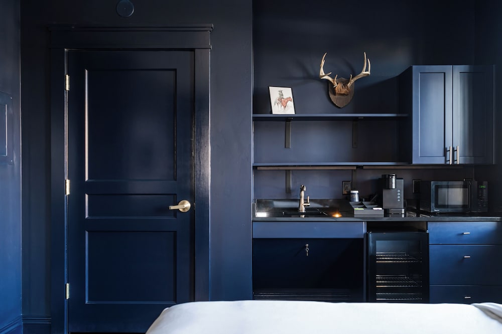 The Hotel Melrose