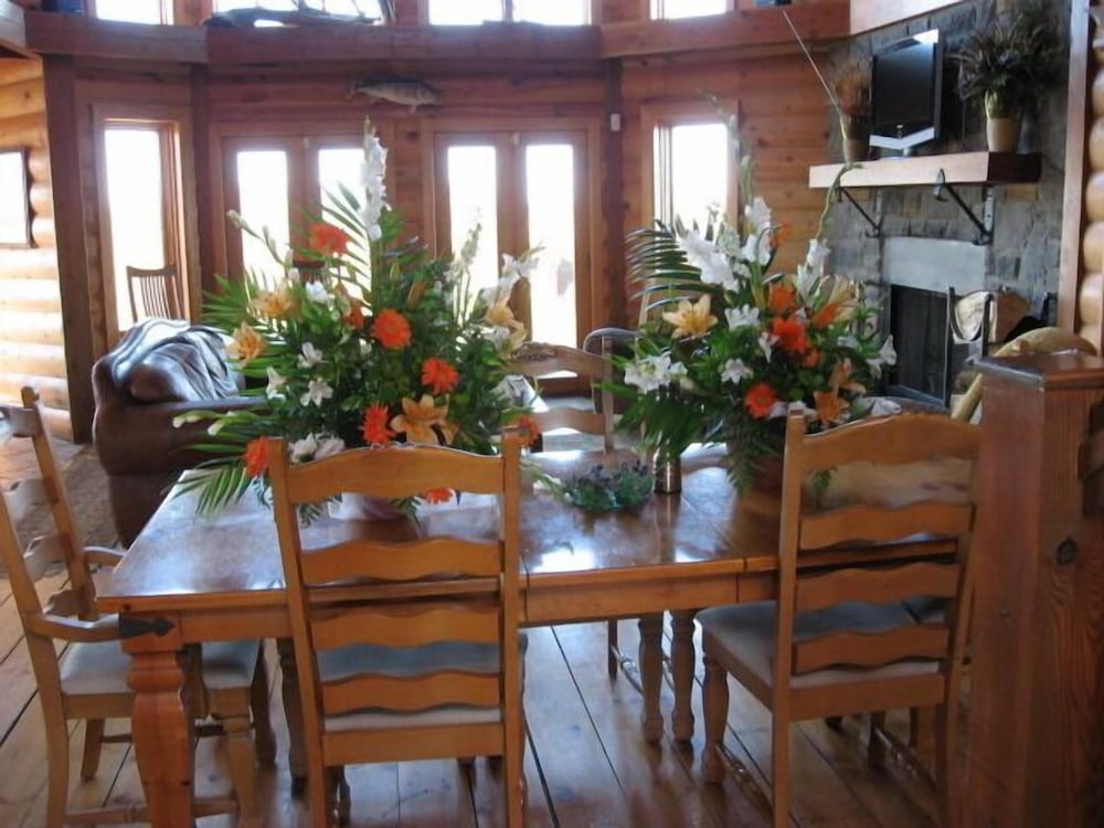 Elk Creek Lodging