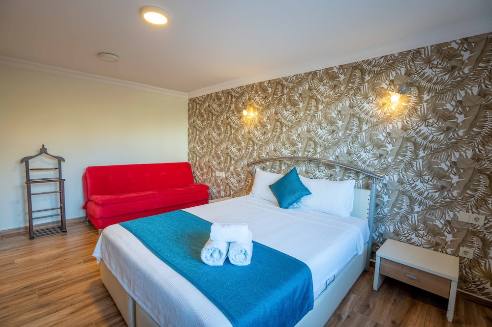 Cunda Giritlioğlu Otel Yetişkinlere Özel +12 - Image 22