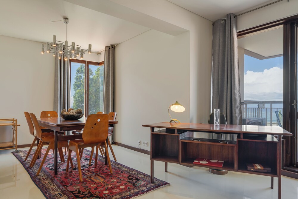 Carlos Apartment