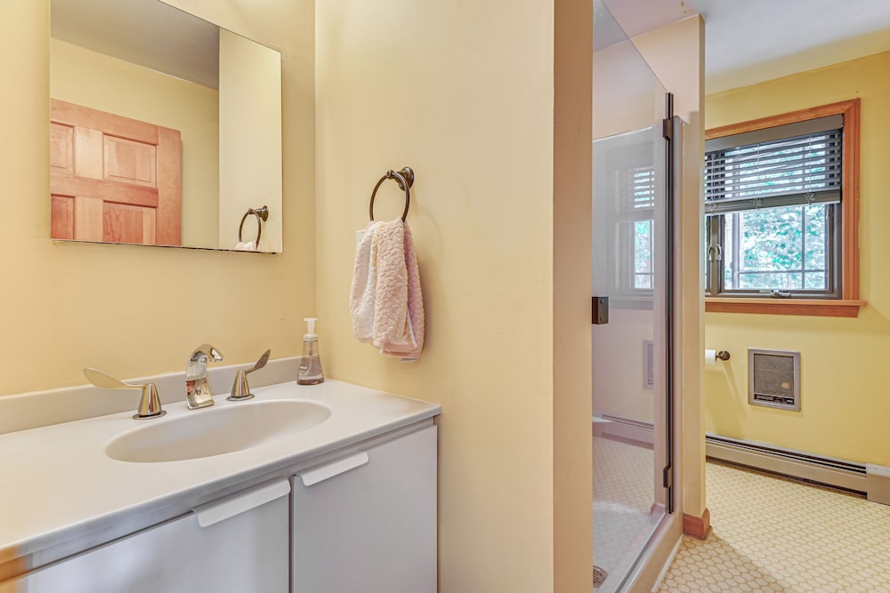 2 Mi to Beaches: Charming Kennebunk Family Home