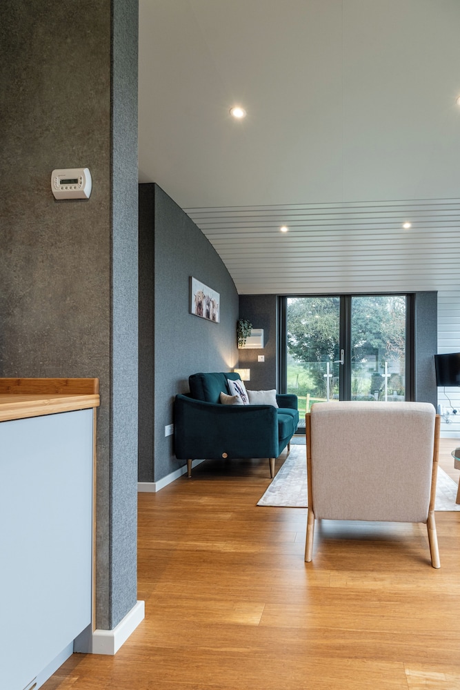 Sustainable 2BD Pod on Old Chalford Farm