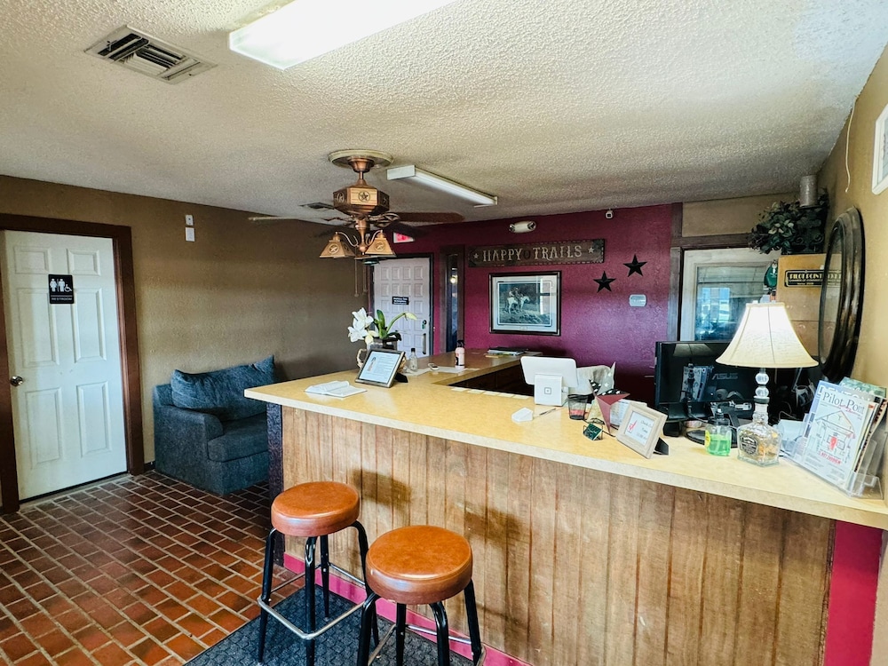 Four Horsemen Hotel - Property Image 2
