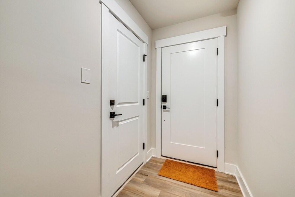 2 Mi to Dtwn Charlotte: Unit w/ Rooftop Deck!