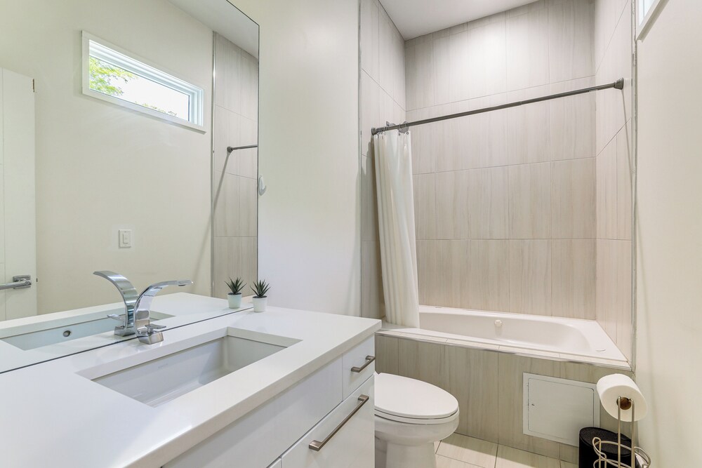 Luxe Buckhead Retreat 6 Mi to Dtwn Atlanta