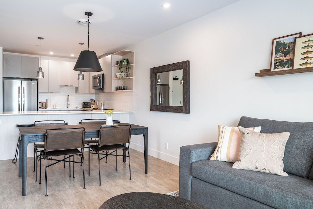 The Selkirk House by Revelstoke Vacations