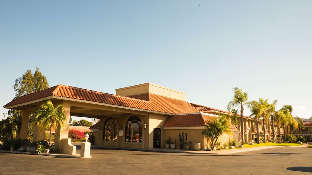 Motel 6 Anaheim Hills — photo 26