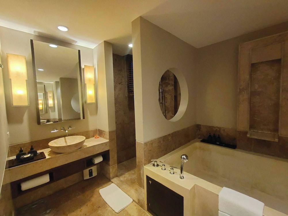 Shasa Vela Condominium B, Mared, Koh Samui