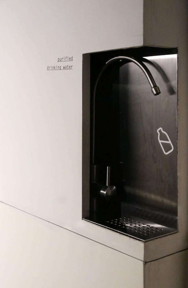 SLEEEP - Capsule Hotel