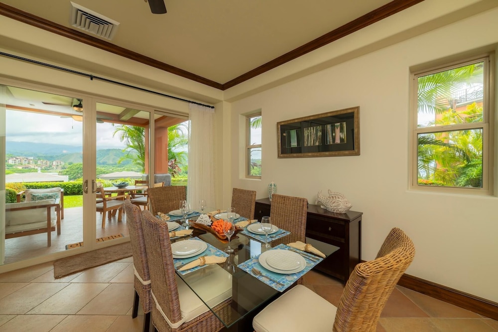 Montebello 2E 3bdrm 3bath Ocean View