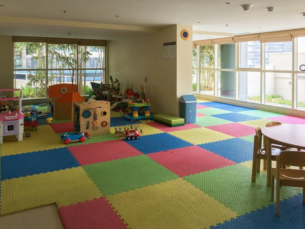 Stylish + Bright 1BR With Dubai Marina Views!
