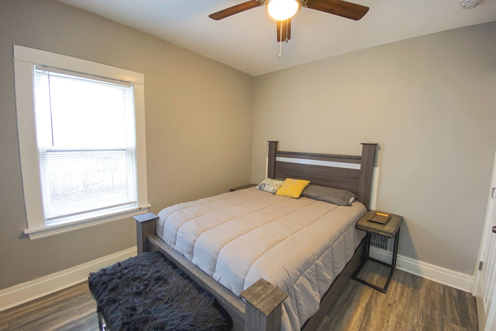 Large 6Br, 2Ba Close To Niagara Falls