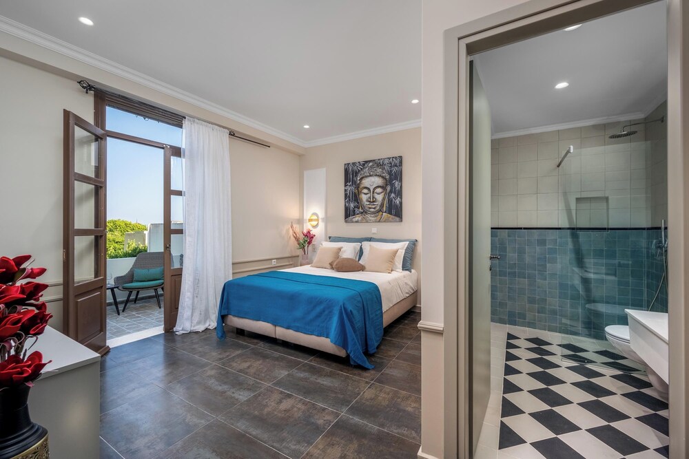 Alegrand Suites