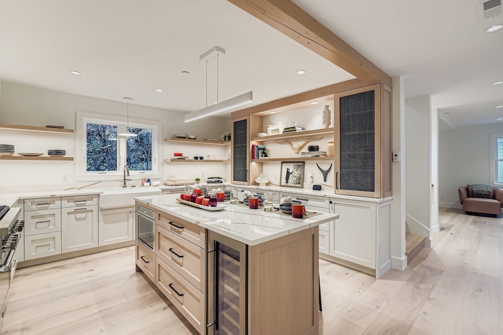 Old Town Luxe Retreat-walk To Main. Hottub-casita 173 4 Bedroom Home