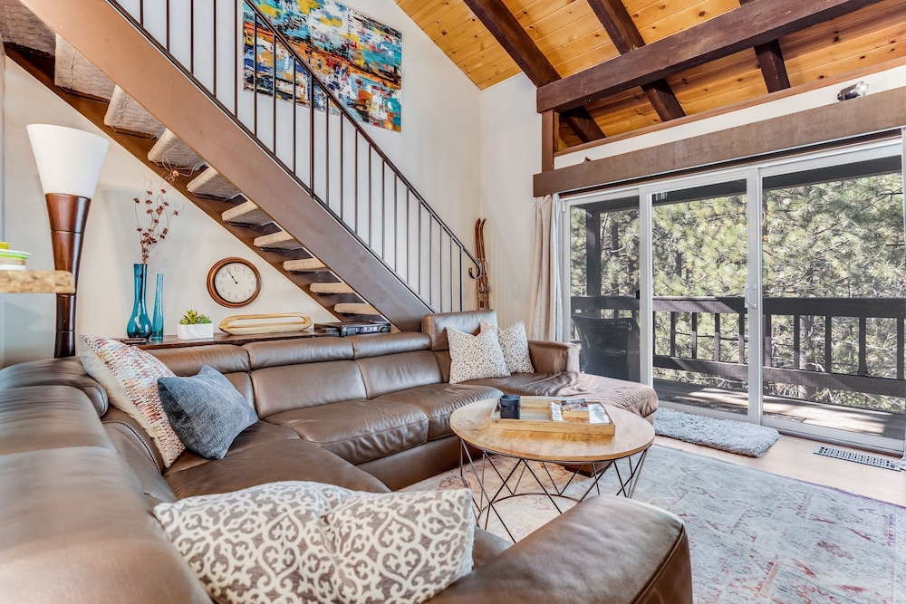 Pinegrove by Avantstay Beautiful Villas Condo Just Outside Tahoe City
