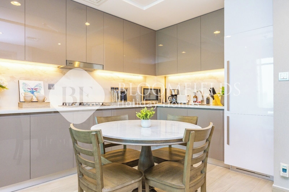 Bloomfields 1BR Azizi Farhad Burj View
