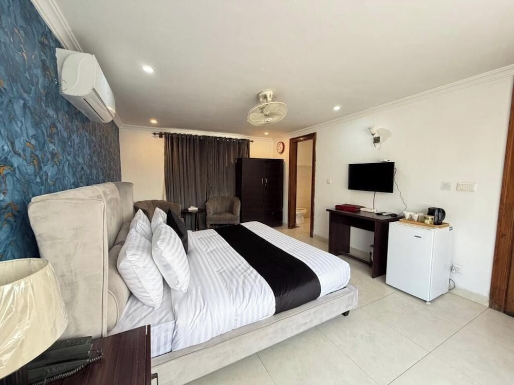 Rhodium Hotel ONE
