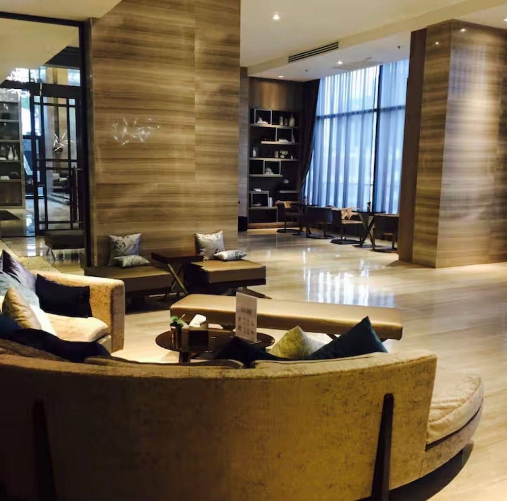 Circle Living Skyline Residence