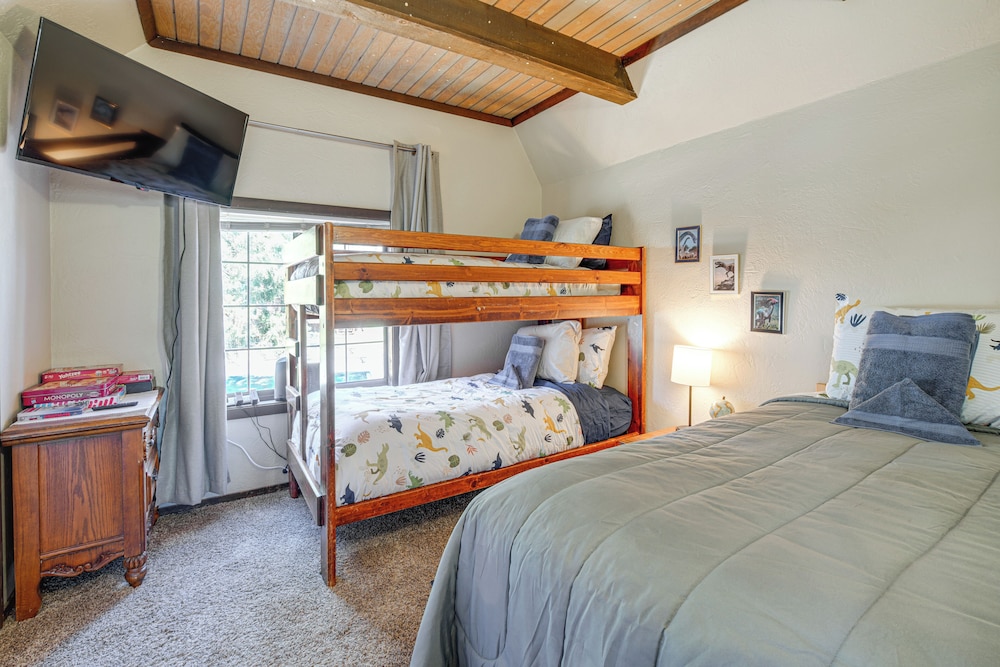 Near Lakes & Skiing: Cozy Sugarloaf Cabin w/ Yard