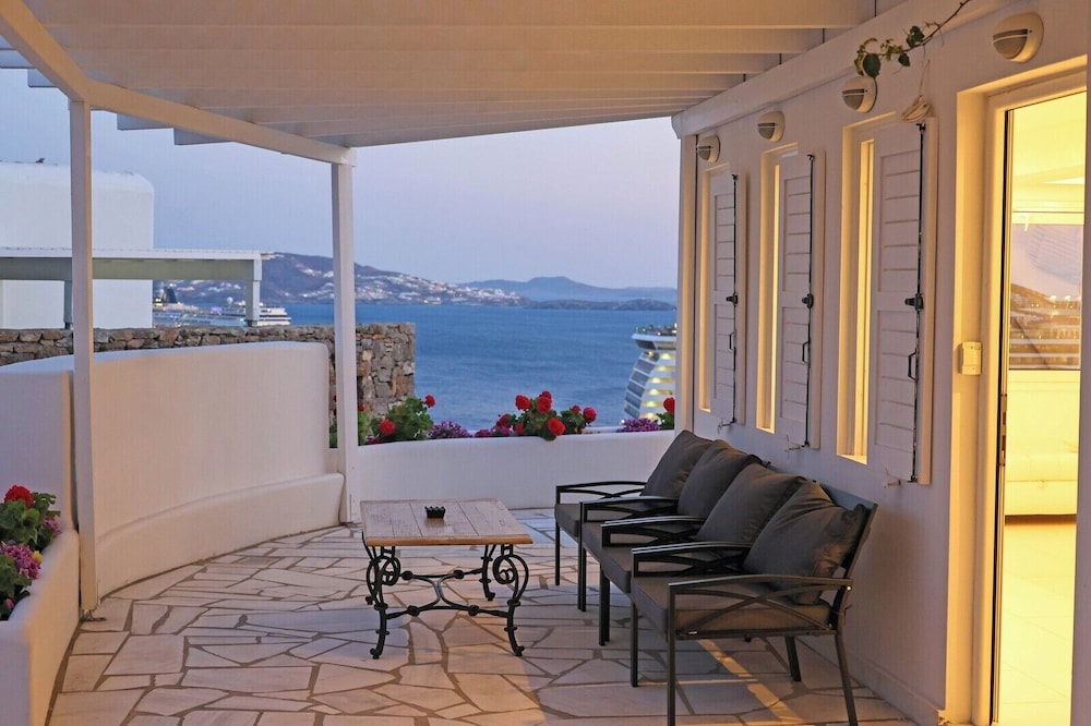 Adikri Villas & Suites