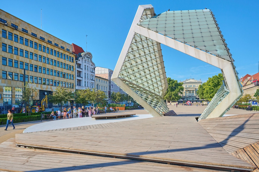 Plac Wolności 6 by Renters view 4