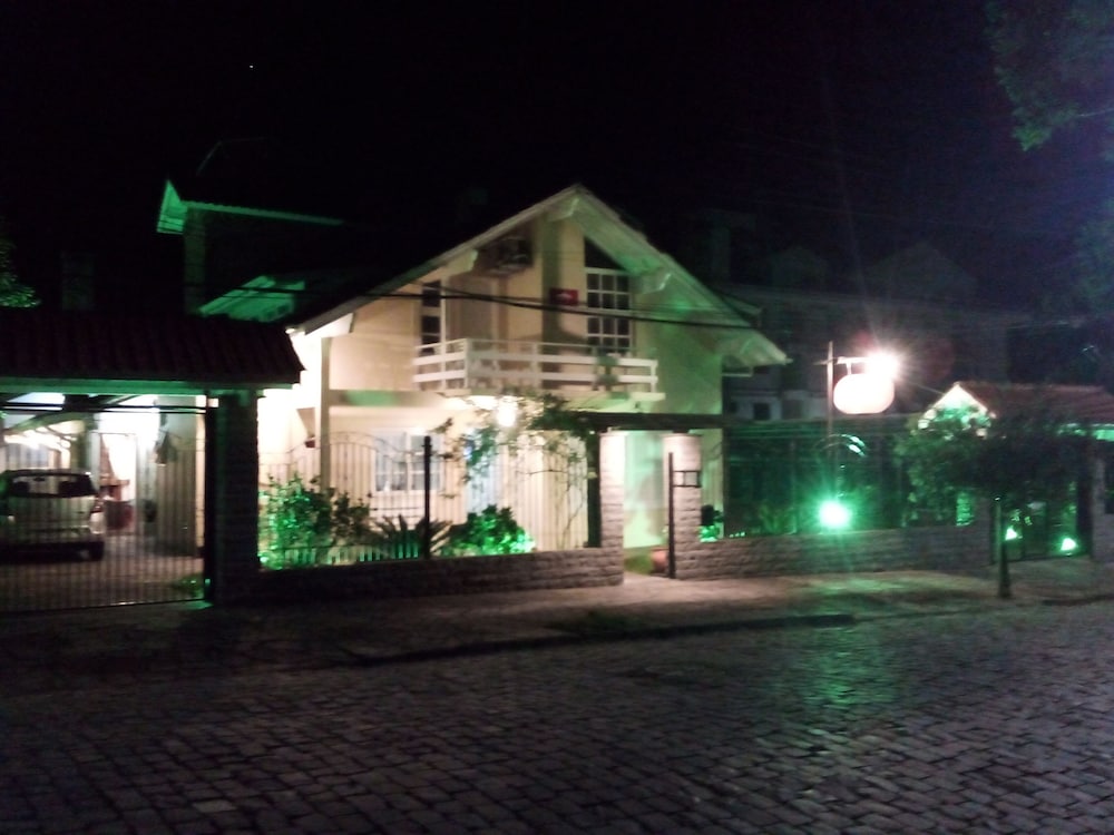 Pousada Maison Suisse