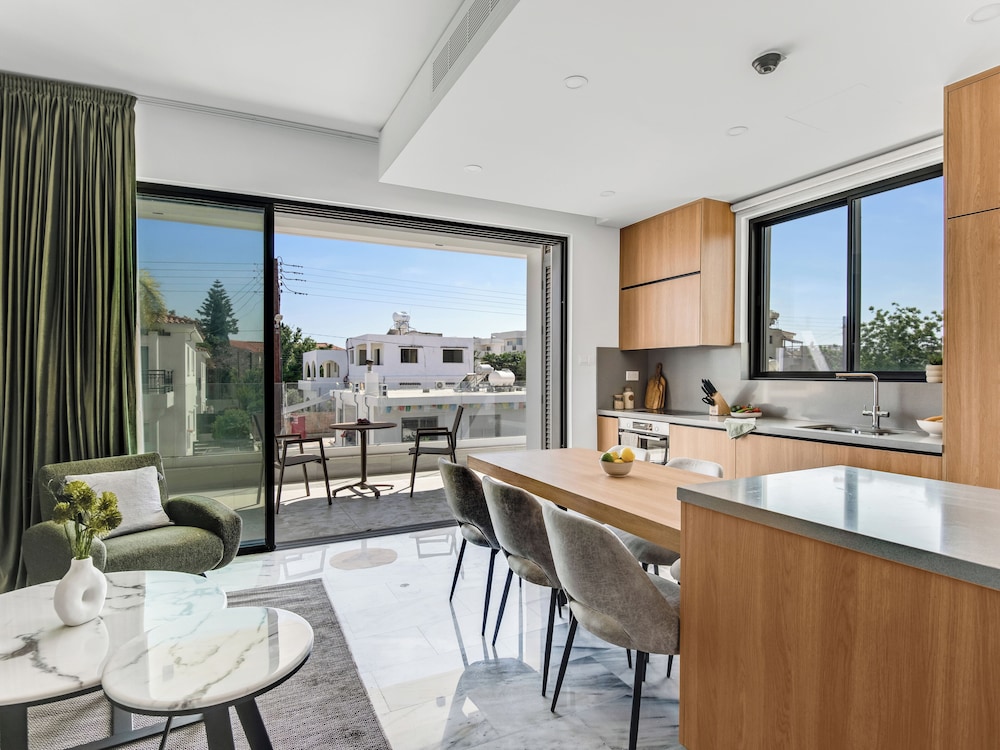 Sanders Olive Shared Pool Apartments