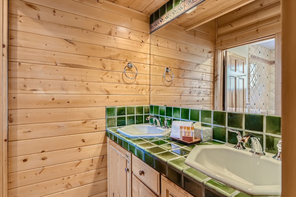 Deer Valley Escapes - Park City Ski Resort Condos