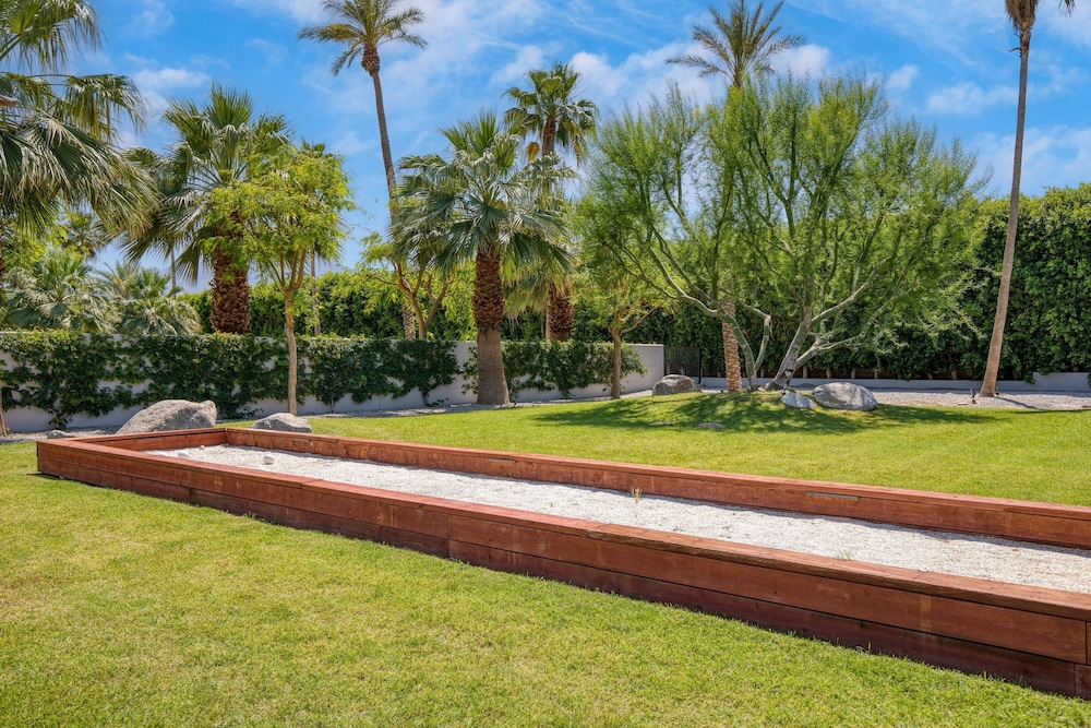 Polo Villa 5 by Avantstay Outdoor Bocce Ball Fire Pit BBQ Pool Spa 260332 6 Bedrooms