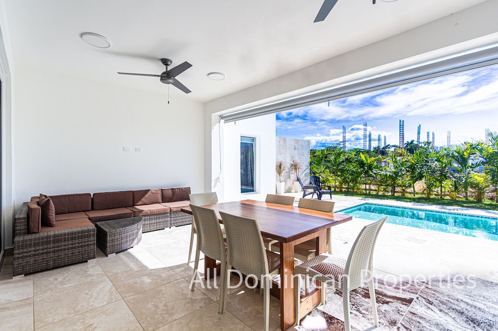 Spacious Family Suite, Ocean Village!