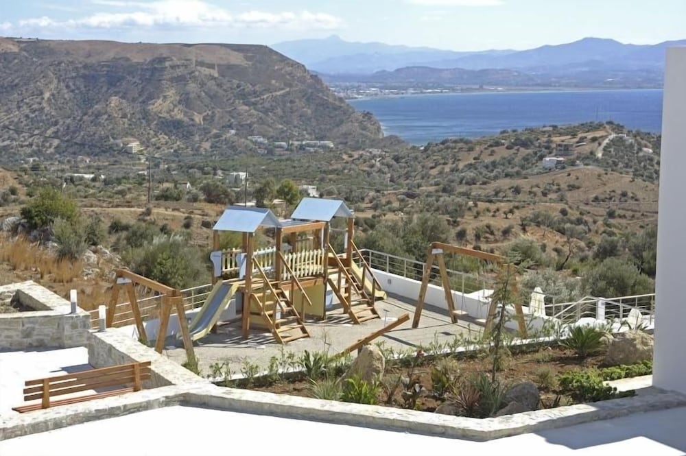 Lenikos Resort